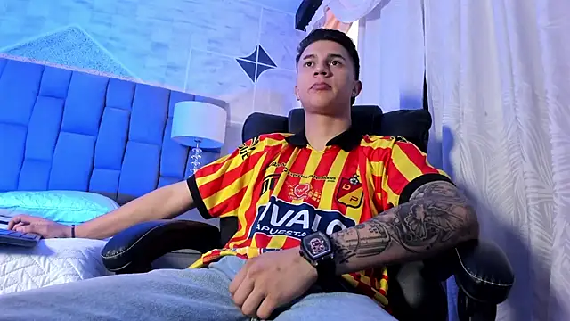 Snapshot of liaamsmiith_ chatting on 7, 10, 2025 liaamsmiith online show from 7, 10, 2025