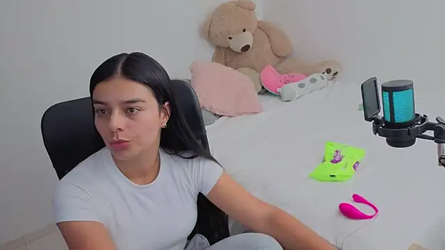 valerihouse online show from 25, 3, 2026