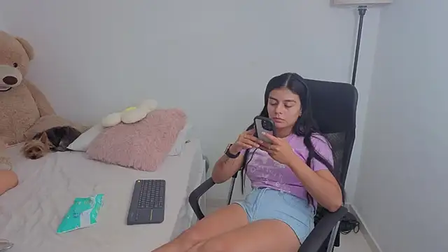 Snapshot of valerihouse chatting on 24, 10, 2025 valerihouse online show from 24, 10, 2025