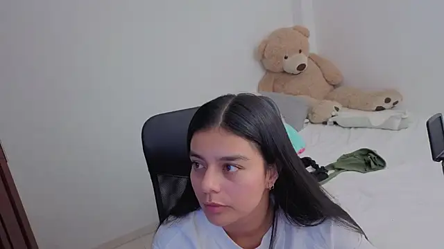 valerihouse online show from 15, 4, 2026