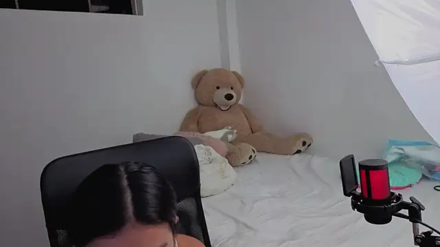 valerihouse online show from 3, 3, 2026