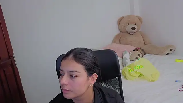 valerihouse online show from 25, 2, 2026