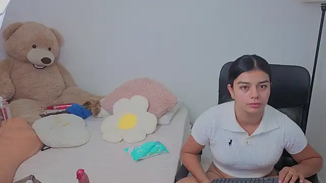 Snapshot of valerihouse chatting on 18, 10, 2025 valerihouse online show from 18, 10, 2025