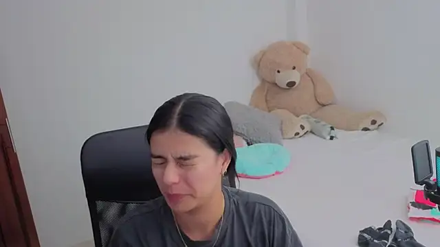 valerihouse online show from 2, 4, 2026