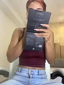 Scarlett 12 online show from 8, 4, 2026