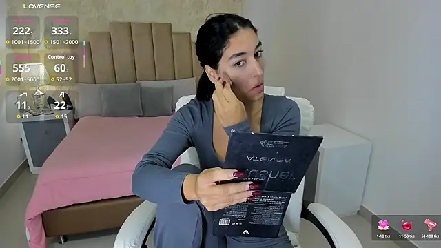 Scarlett 12 online show from 3, 3, 2026