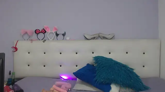 Snapshot of Kate_Gale chatting on 16, 11, 2025 Kate Gale online show from 16, 11, 2025