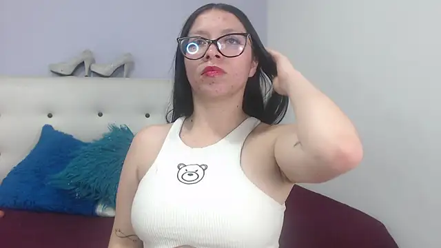 Snapshot of Kate_Gale chatting on 28, 10, 2025 Kate Gale online show from 28, 10, 2025