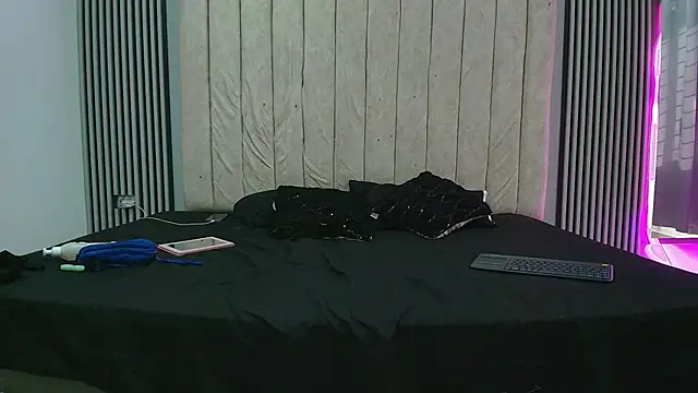 Rowan Mills online show from 1, 10, 2025