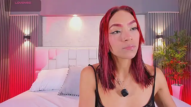 LunnaBlake online show from 22, 4, 2026