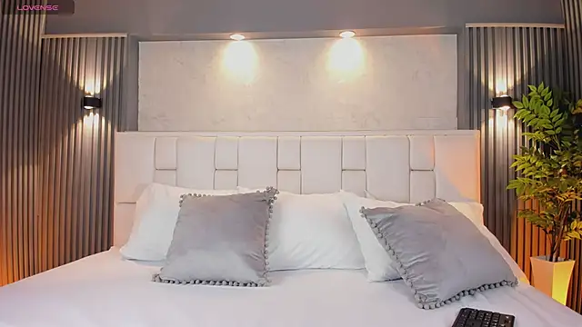 LunnaBlake online show from 6, 3, 2026