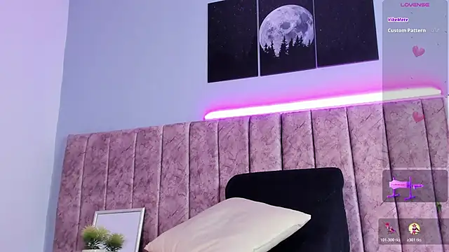 Niicolle Evanss online show from 8, 11, 2025