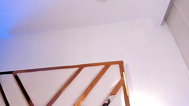 Niicolle Evanss online show from 18, 4, 2026