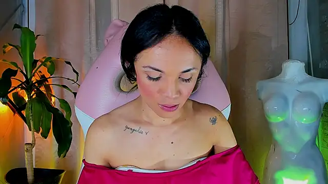 Snapshot of Cristal_Gem1 chatting on 27, 5, 2026 Cristal Gem1 online show from 27, 5, 2026