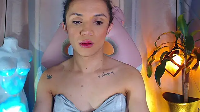 Snapshot of Cristal_Gem1 chatting on 15, 5, 2026 Cristal Gem1 online show from 15, 5, 2026