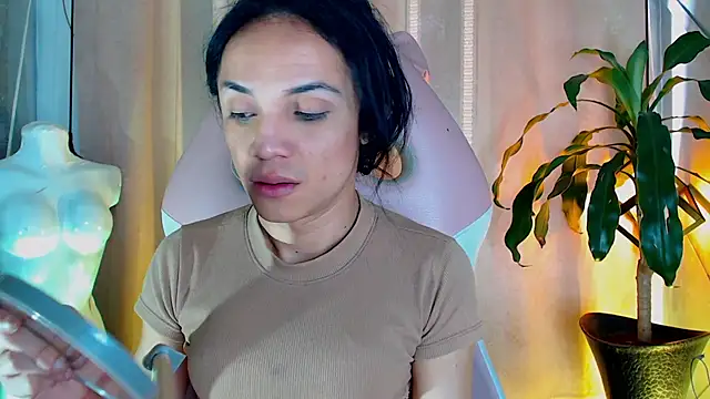 Snapshot of Cristal_Gem1 chatting on 23, 5, 2026 Cristal Gem1 online show from 23, 5, 2026