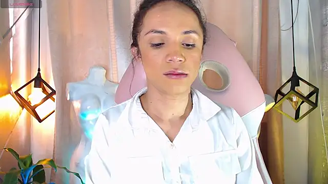Snapshot of Cristal_Gem1 chatting on 3, 5, 2026 Cristal Gem1 online show from 3, 5, 2026