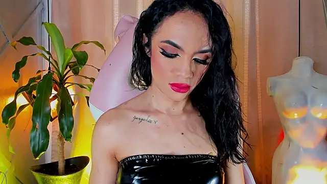 Snapshot of Cristal_Gem1 chatting on 3, 6, 2026 Cristal Gem1 online show from 3, 6, 2026