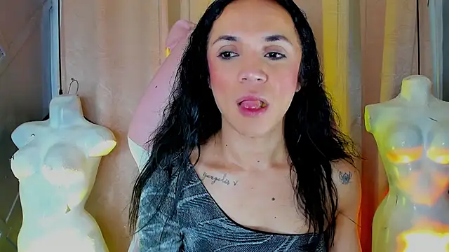 Snapshot of Cristal_Gem1 chatting on 4, 6, 2026 Cristal Gem1 online show from 4, 6, 2026