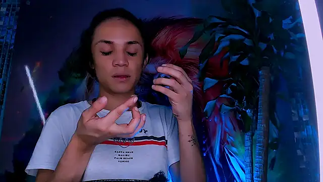 Snapshot of Cristal_Gem1 chatting on 11, 11, 2025 Cristal Gem1 online show from 11, 11, 2025