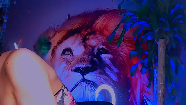 Snapshot of Cristal_Gem1 chatting on 9, 11, 2025 Cristal Gem1 online show from 9, 11, 2025