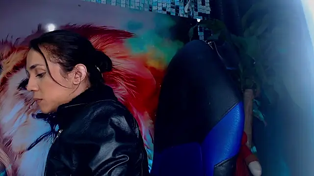 Cristal Gem1 online show from 5, 12, 2025