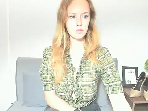 LyraHotty online show from 18, 10, 2025