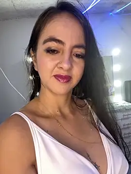 Snapshot of salo-rousee chatting on 22, 11, 2025 salo-rousee online show from 22, 11, 2025