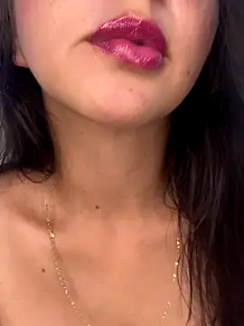 Snapshot of salo-rousee chatting on 25, 11, 2025 salo-rousee online show from 25, 11, 2025