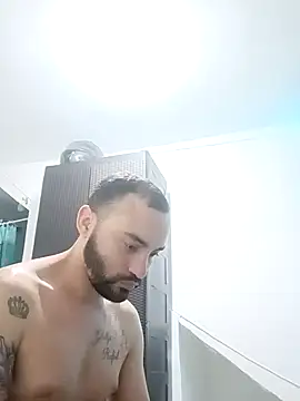 Snapshot of este_juan chatting on 7, 4, 2026 este juan online show from 7, 4, 2026