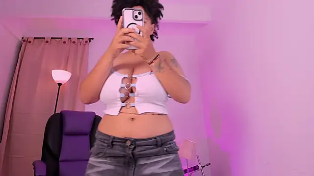 LiaaMoretzz online show from 4, 12, 2025