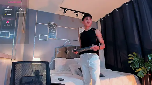 oliver mr  online show from 27, 11, 2025