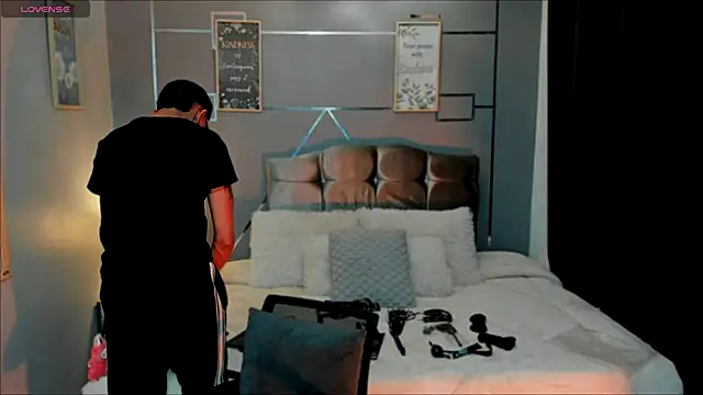 oliver mr  online show from 22, 11, 2025