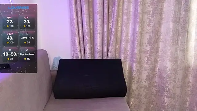 Snapshot of _Linett_ chatting on 13, 6, 2026 Linett online show from 13, 6, 2026