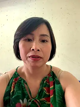 Snapshot of Hello_Linchii chatting on 11, 10, 2025 Hello Linchii online show from 11, 10, 2025