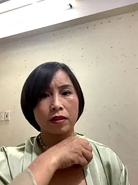 Snapshot of Hello_Linchii chatting on 23, 9, 2025 Hello Linchii online show from 23, 9, 2025