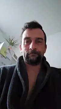 Snapshot of DeinSpielzeug chatting on 1, 12, 2025 DeinSpielzeug online show from 1, 12, 2025