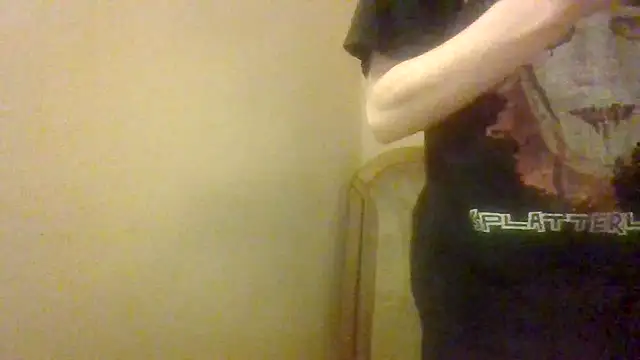 Snapshot of your_boy_toy18 chatting on 8, 10, 2025 your boy toy18 online show from 8, 10, 2025