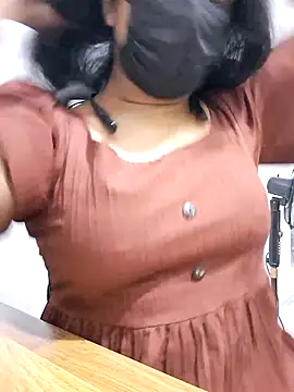 Snapshot of BeautyGirl_sara chatting on 24, 9, 2025 BeautyGirl sara online show from 24, 9, 2025