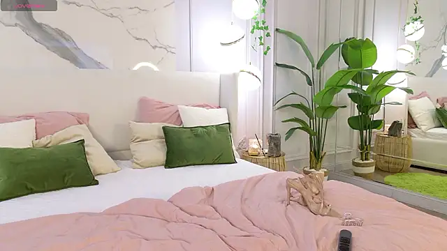 MaryNixon  online show from 23, 2, 2026