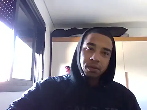 JUNINHOLEKE online show from 17, 9, 2025