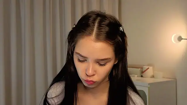 Snapshot of slyshypie chatting on 23, 11, 2025 slyshypie online show from 23, 11, 2025