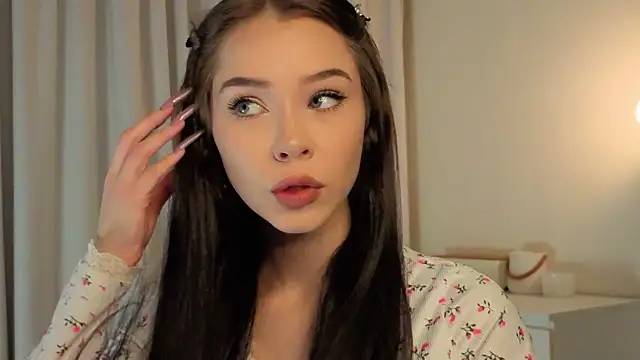 Snapshot of slyshypie chatting on 19, 11, 2025 slyshypie online show from 19, 11, 2025