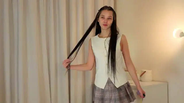 Snapshot of slyshypie chatting on 27, 11, 2025 slyshypie online show from 27, 11, 2025