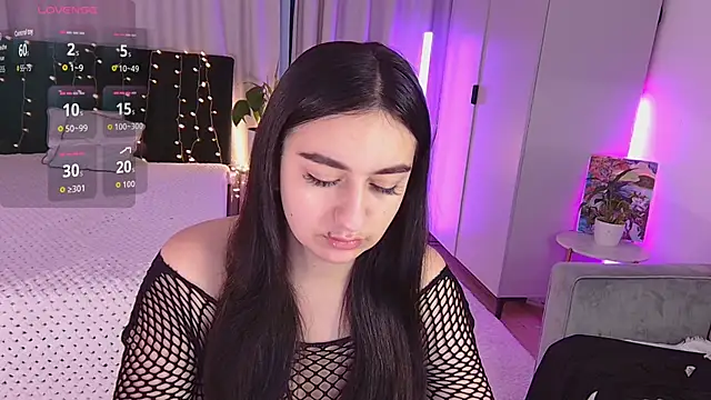 Lola Sparks online show from 29, 9, 2025