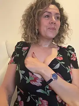 Snapshot of Paty_chic chatting on 14, 10, 2025 Paty chic online show from 14, 10, 2025