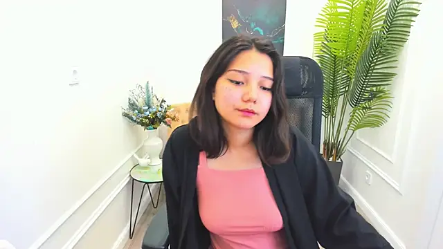 ElliVensda online show from 4, 10, 2025