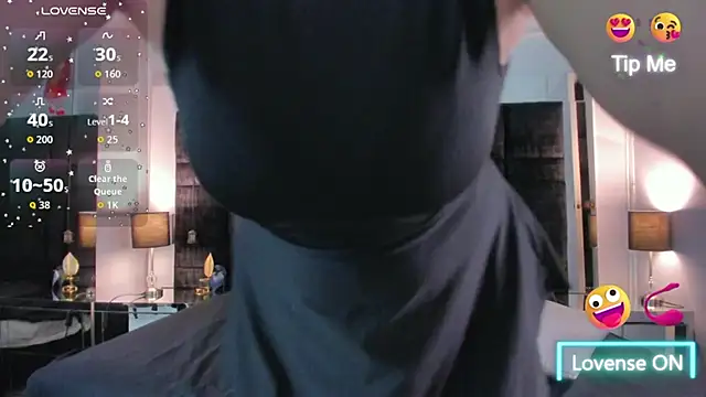 Snapshot of EvamilfXXX chatting on 13, 11, 2025 EvamilfXXX online show from 13, 11, 2025