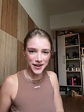 Snapshot of TeaseRosie chatting on 9, 10, 2025 TeaseRosie online show from 9, 10, 2025