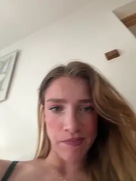 Snapshot of TeaseRosie chatting on 30, 5, 2026 TeaseRosie online show from 30, 5, 2026